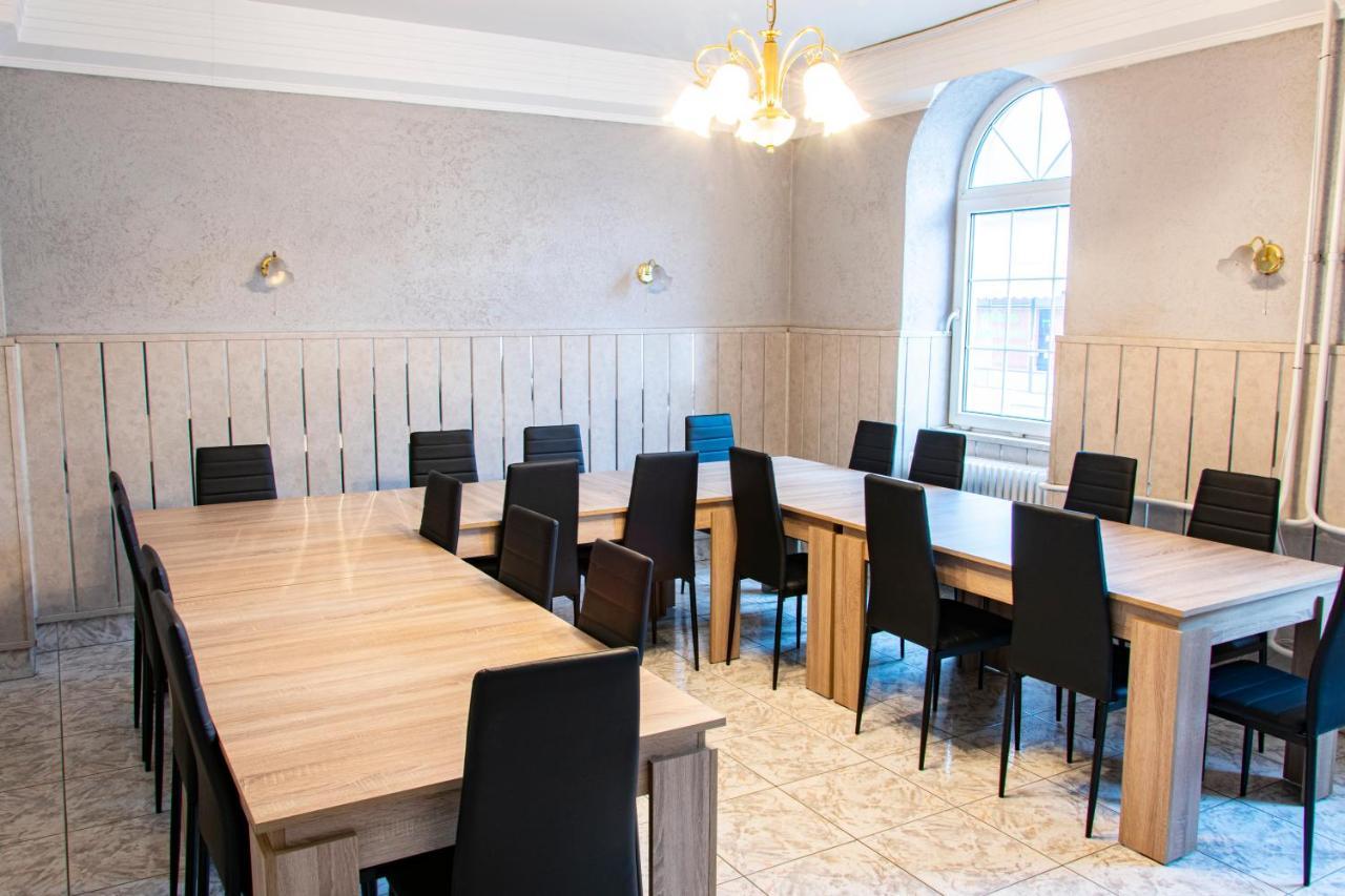Komplex -Rendezvenytermek-Panzio-Apartman-Irodak- Mateszalka Buitenkant foto