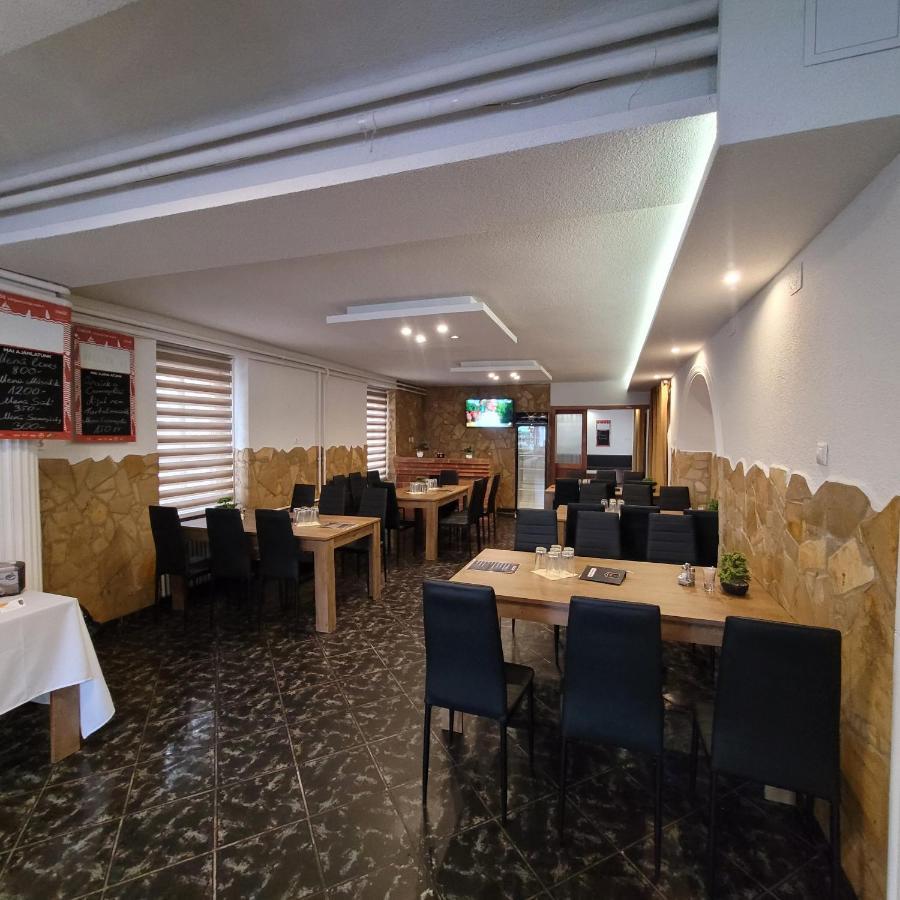 Komplex -Rendezvenytermek-Panzio-Apartman-Irodak- Mateszalka Buitenkant foto
